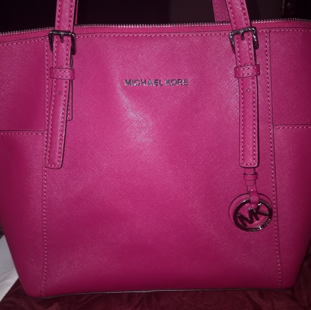 Micheal Kors purse